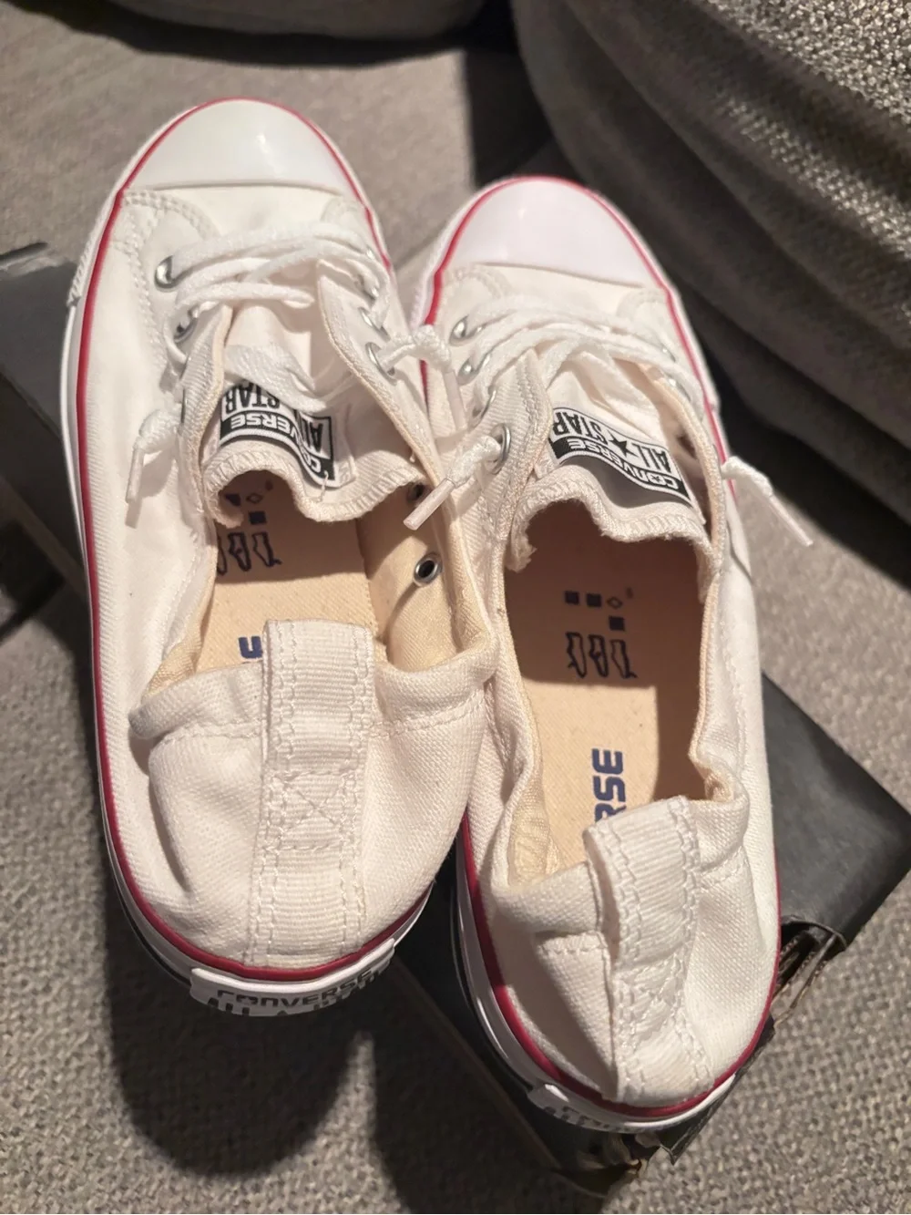 Women’s Converse scrunch back Low Top Sneakers